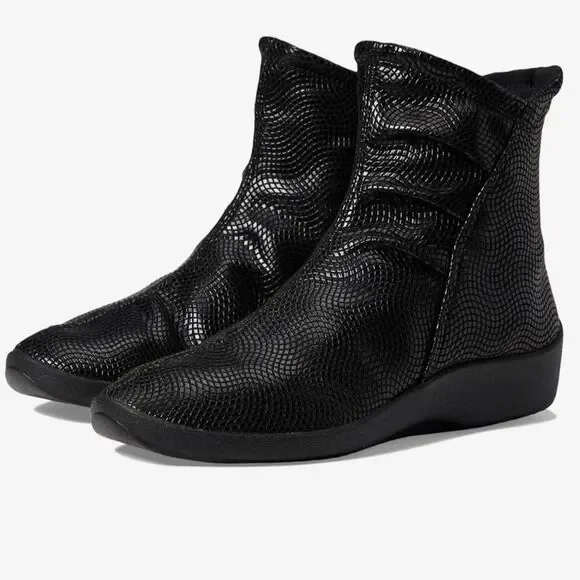 ARCOPEDICO Women’s Croc Shoes in the Size 41/9.5-10 US Size in Black Color - Picture 1 of 16